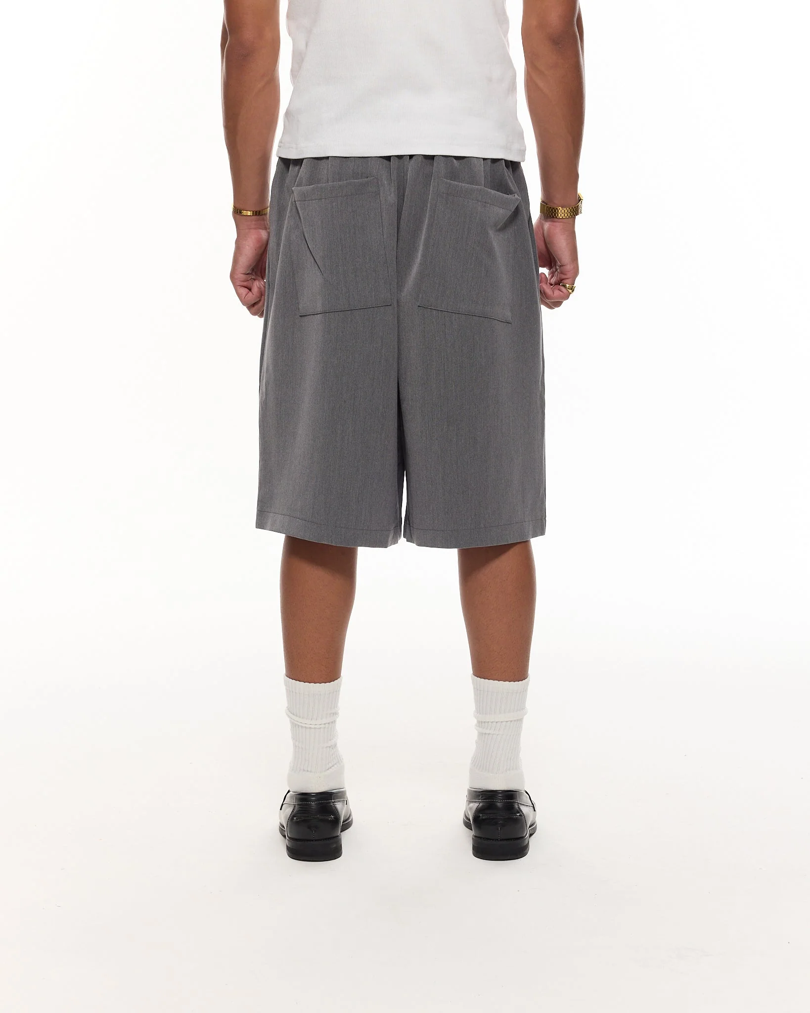 PLEATED SHORTS - GREY - Image 9