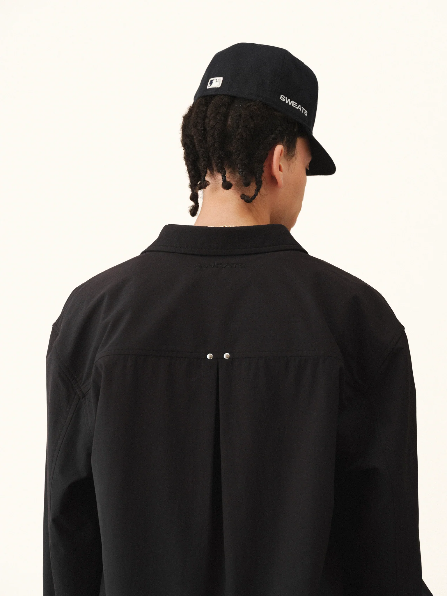 SIGNATURE BUTTON UP - BLACK - Image 4