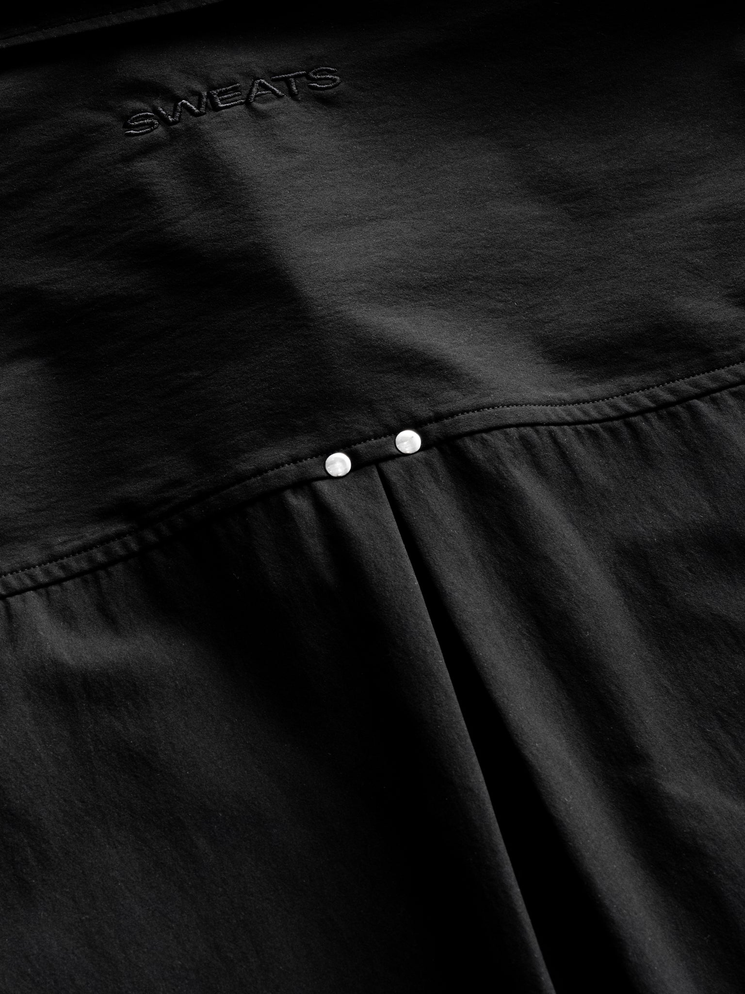 SIGNATURE BUTTON UP - BLACK - Image 6