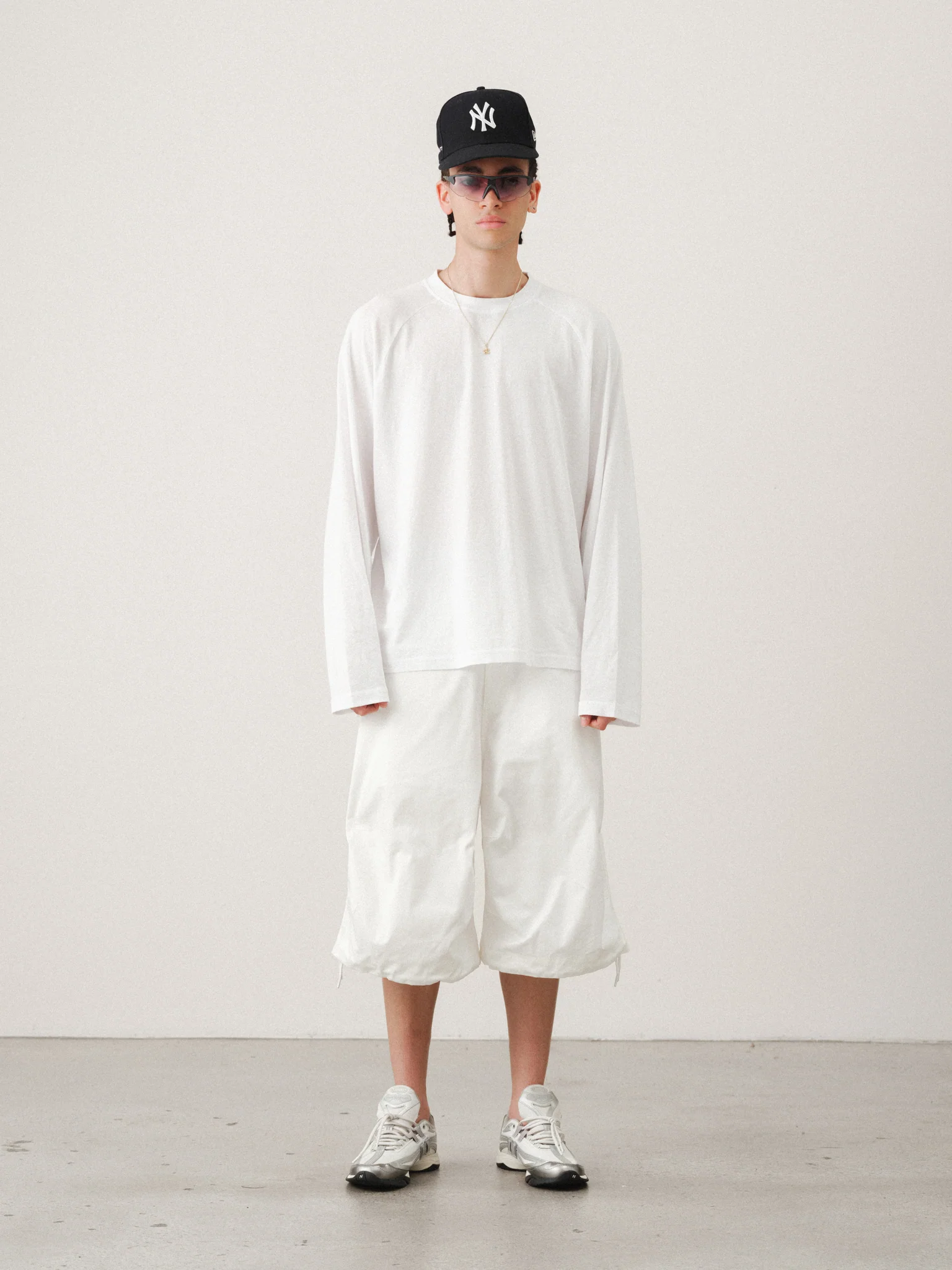V3 FLIGHT SHORTS - WHITE - Image 2